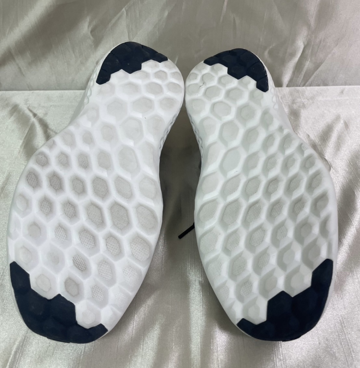 《未使用品》New Balance スニーカー　27.5cmの写真5枚目