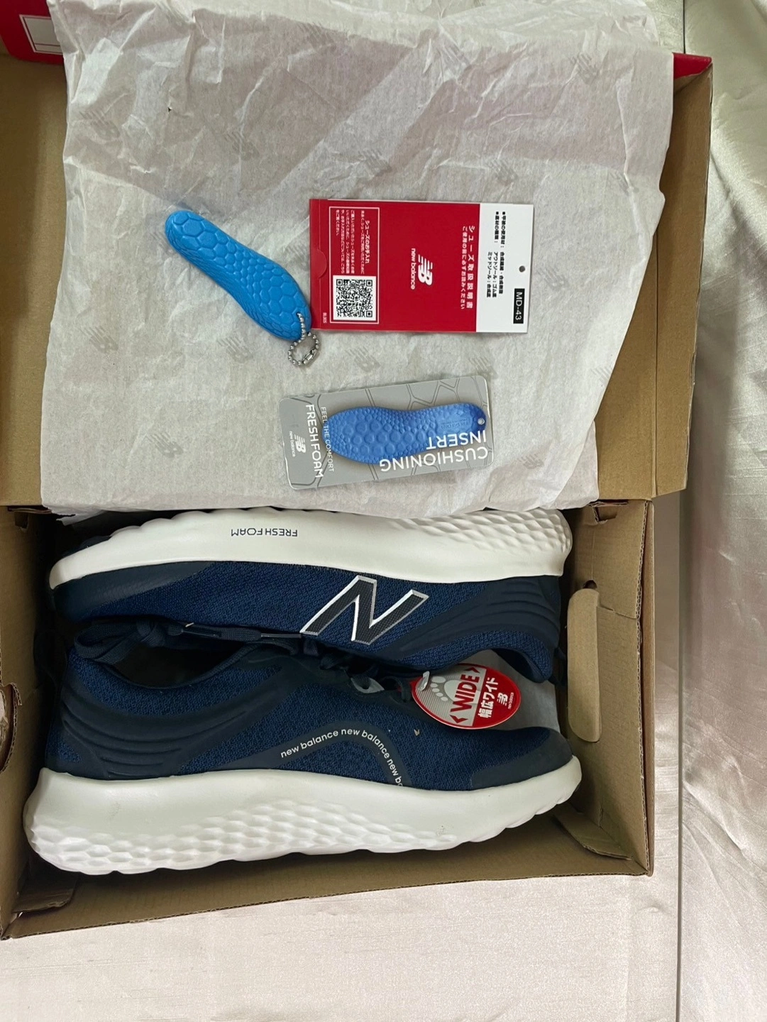 《未使用品》New Balance スニーカー 27.5cmの写真2枚目