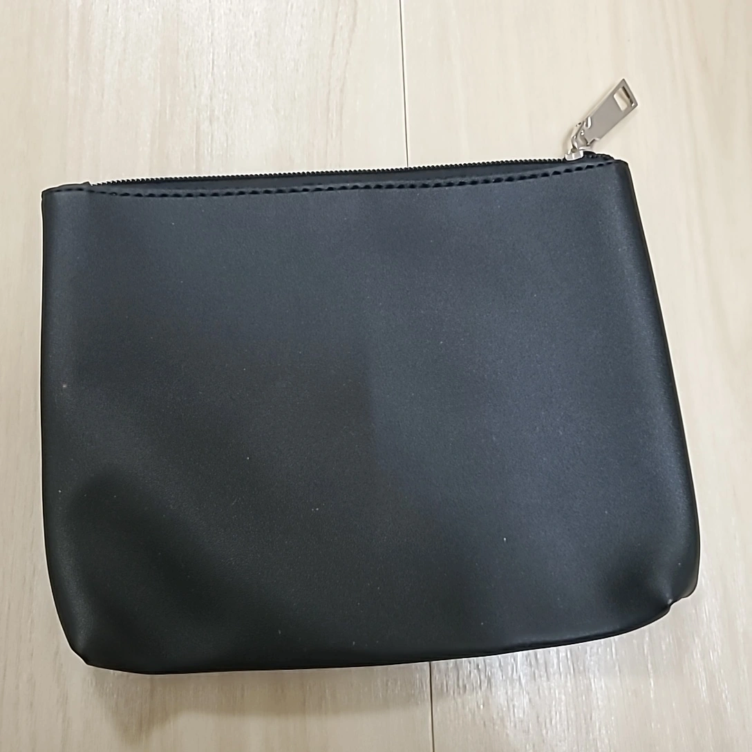 新品未使用!!黒いポーチ★