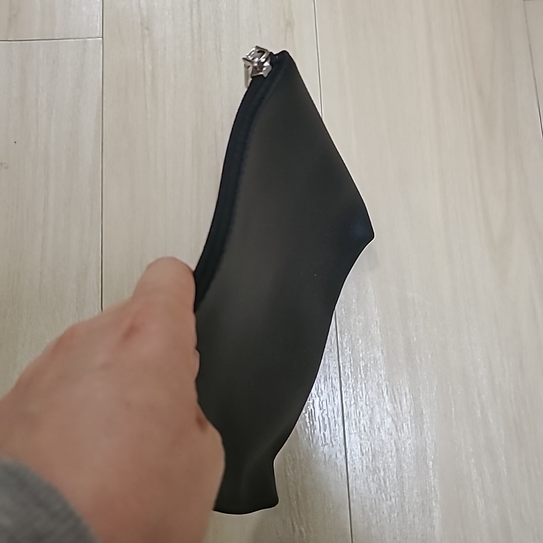 新品未使用！！黒いポーチ★の写真2枚目