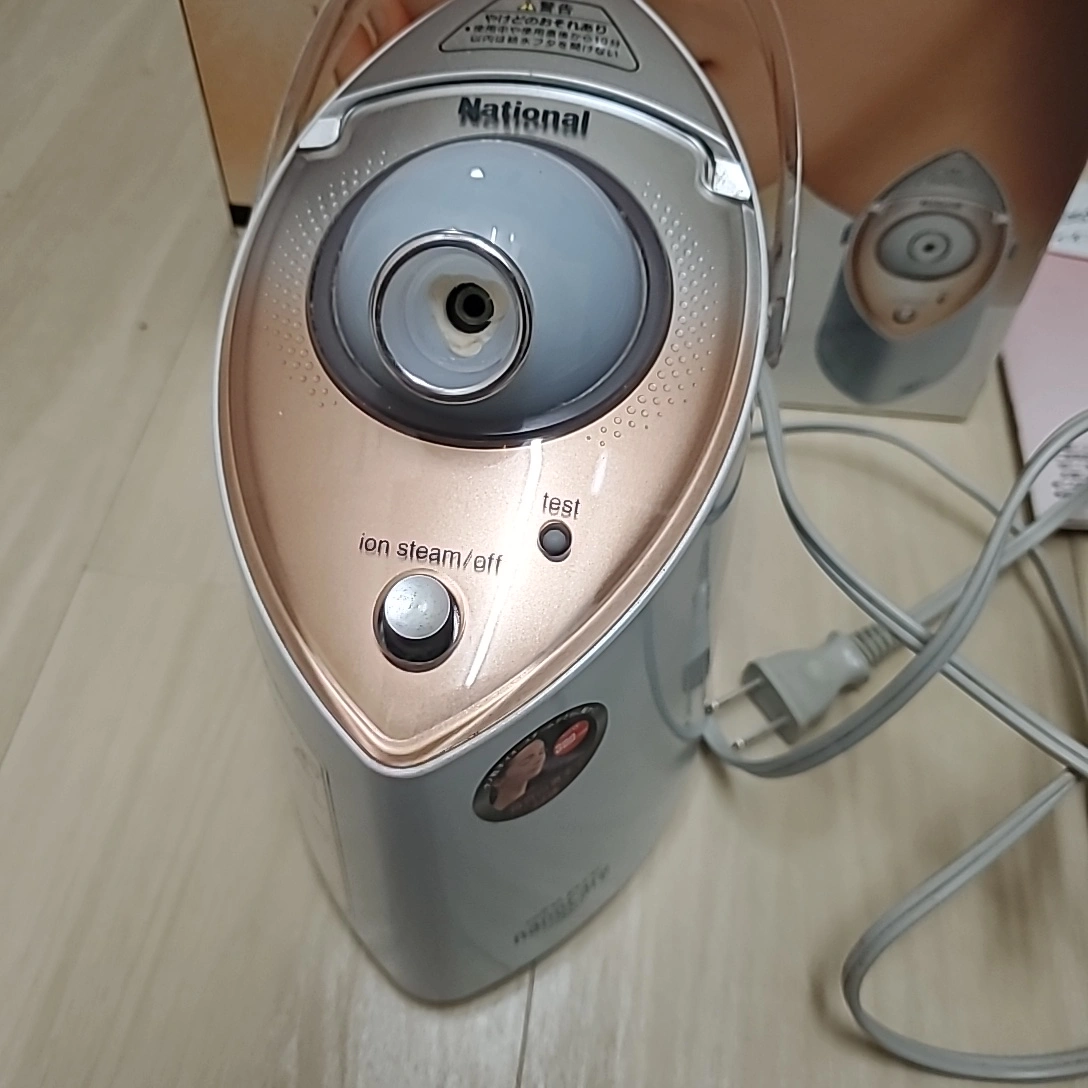 数回使用のみ★エステジェンヌ イオンスチーマー ナノケア☆美顔器の写真3枚目