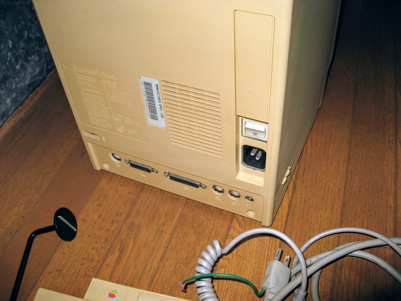 【大幅値下げ】Macintosh Classic本体とキーボードの写真3枚目