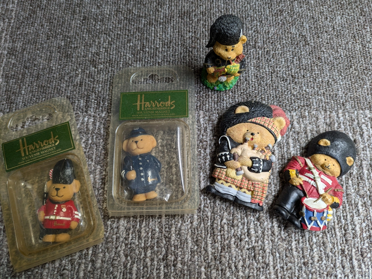 Harrodsテディベア磁石、小物5点