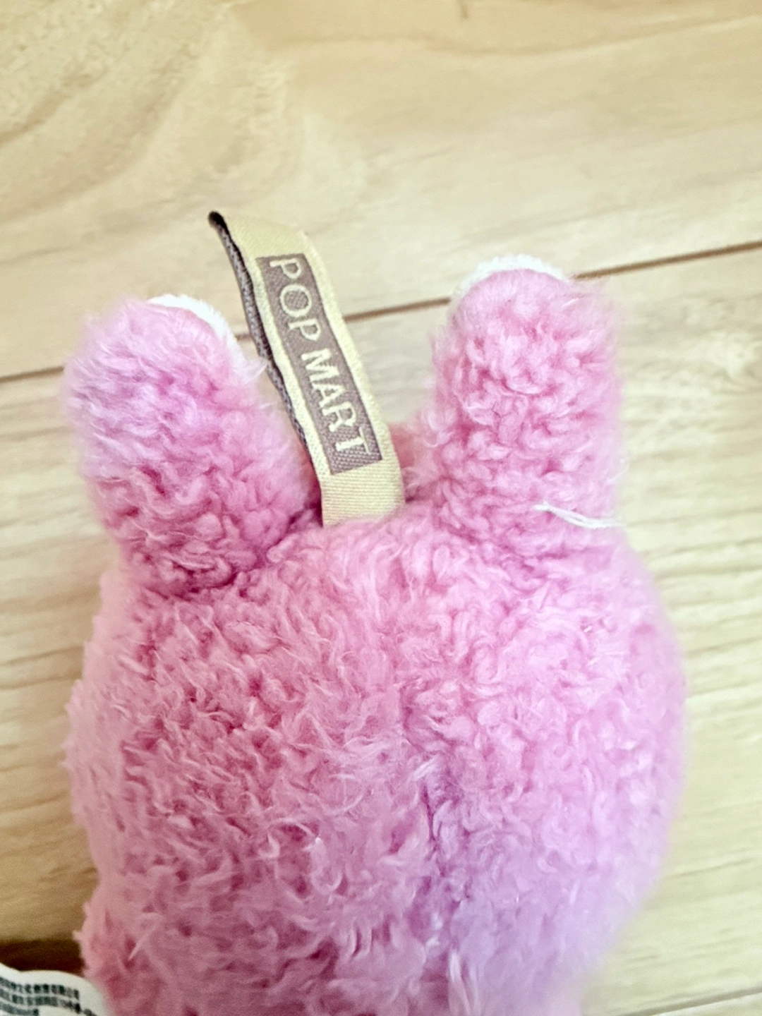 POP MART ザ・モンスターズぬいぐるみ ピンクの写真2枚目