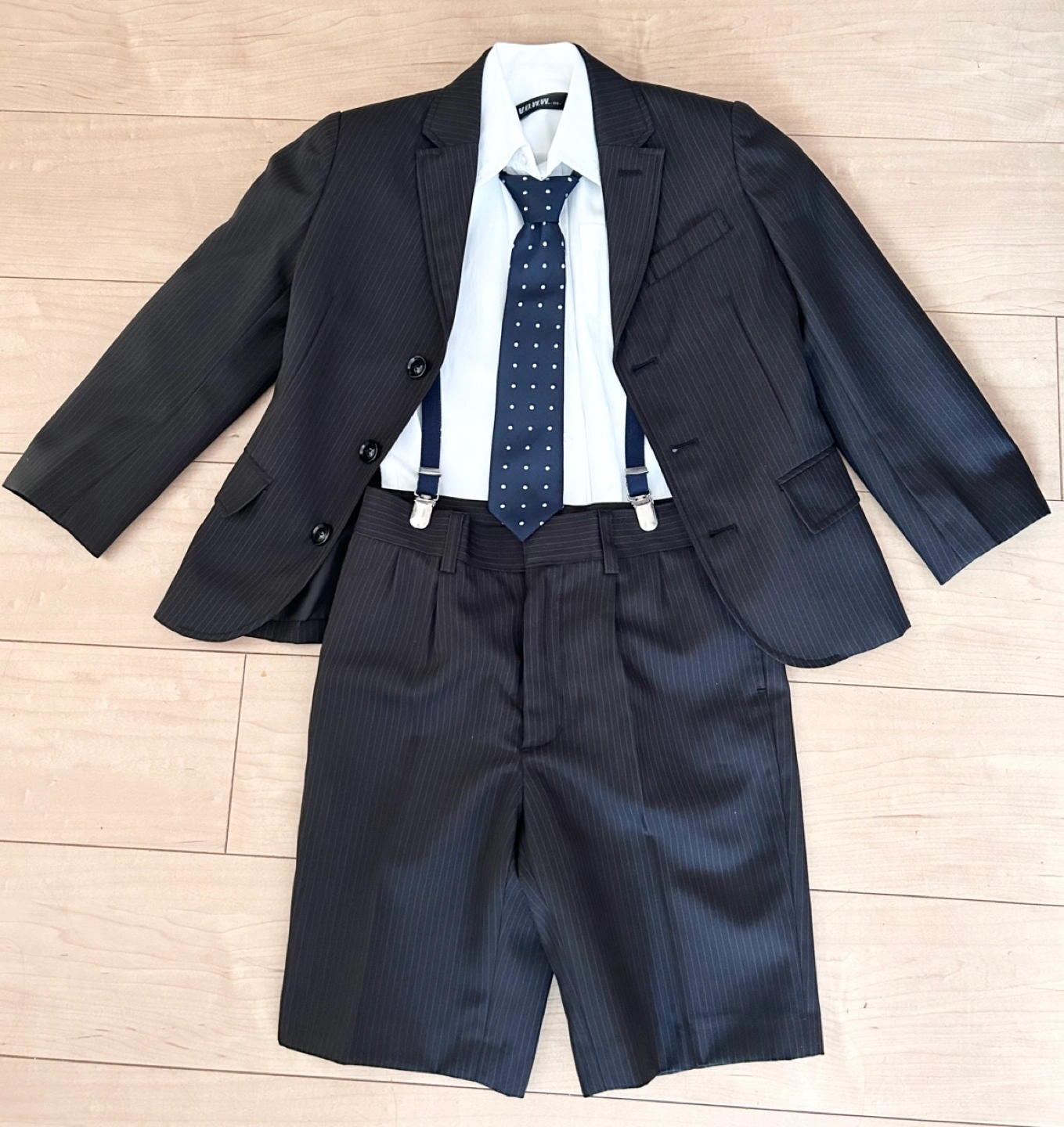 子供フォーマルスーツ110cm(BEAU DERNIER)、サスペンダー付き