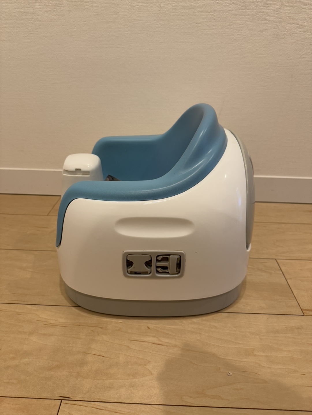 【 Bumbo】ベビーチェアの写真3枚目