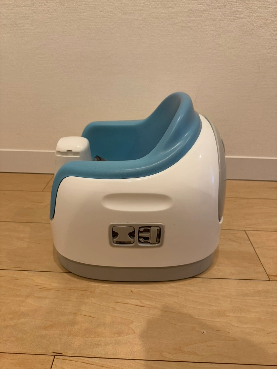 【 Bumbo】ベビーチェアの写真3枚目