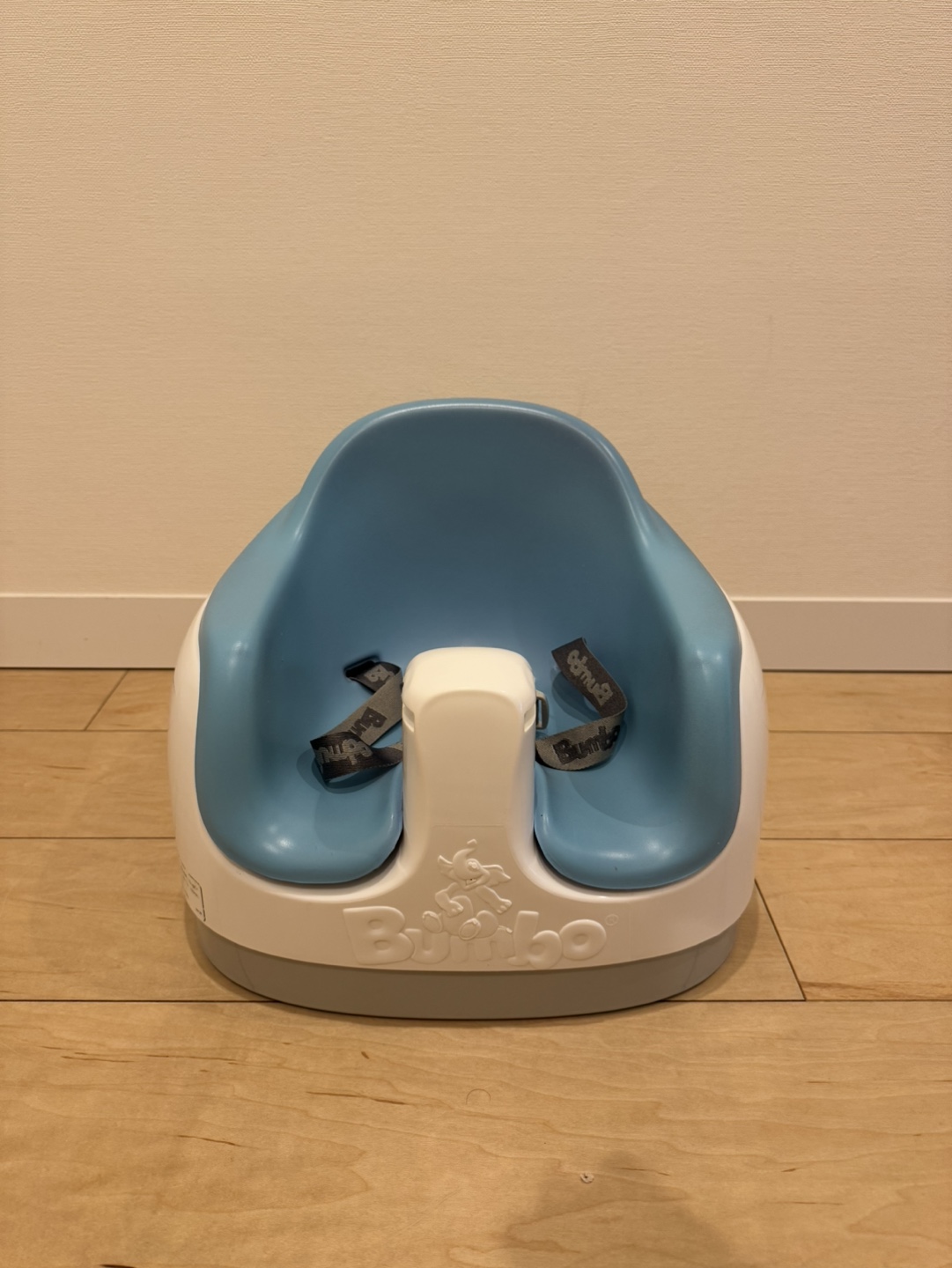 【 Bumbo】ベビーチェアの写真5枚目