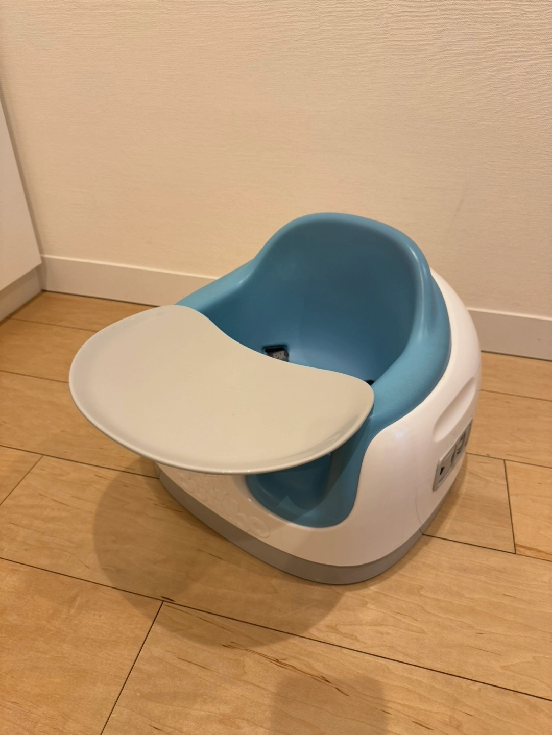 【 Bumbo】ベビーチェアの写真6枚目
