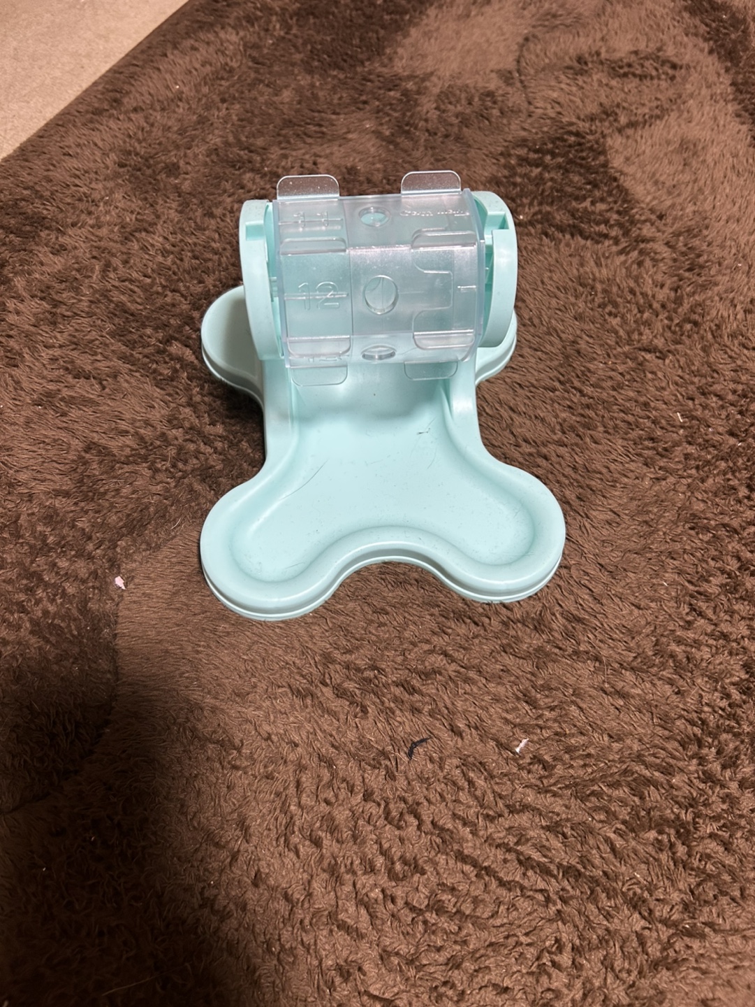 猫のえさやり機