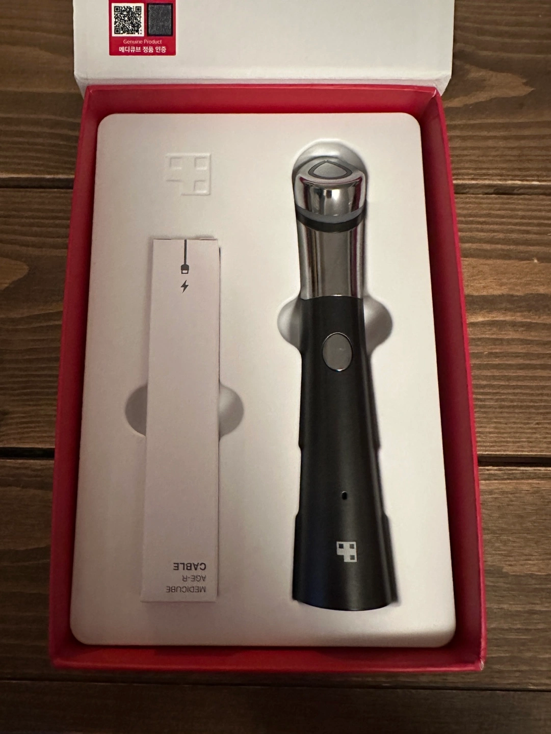 【売ります】メディキューブMedicube AGE-R BOOSTER-H 美顔器の写真2枚目