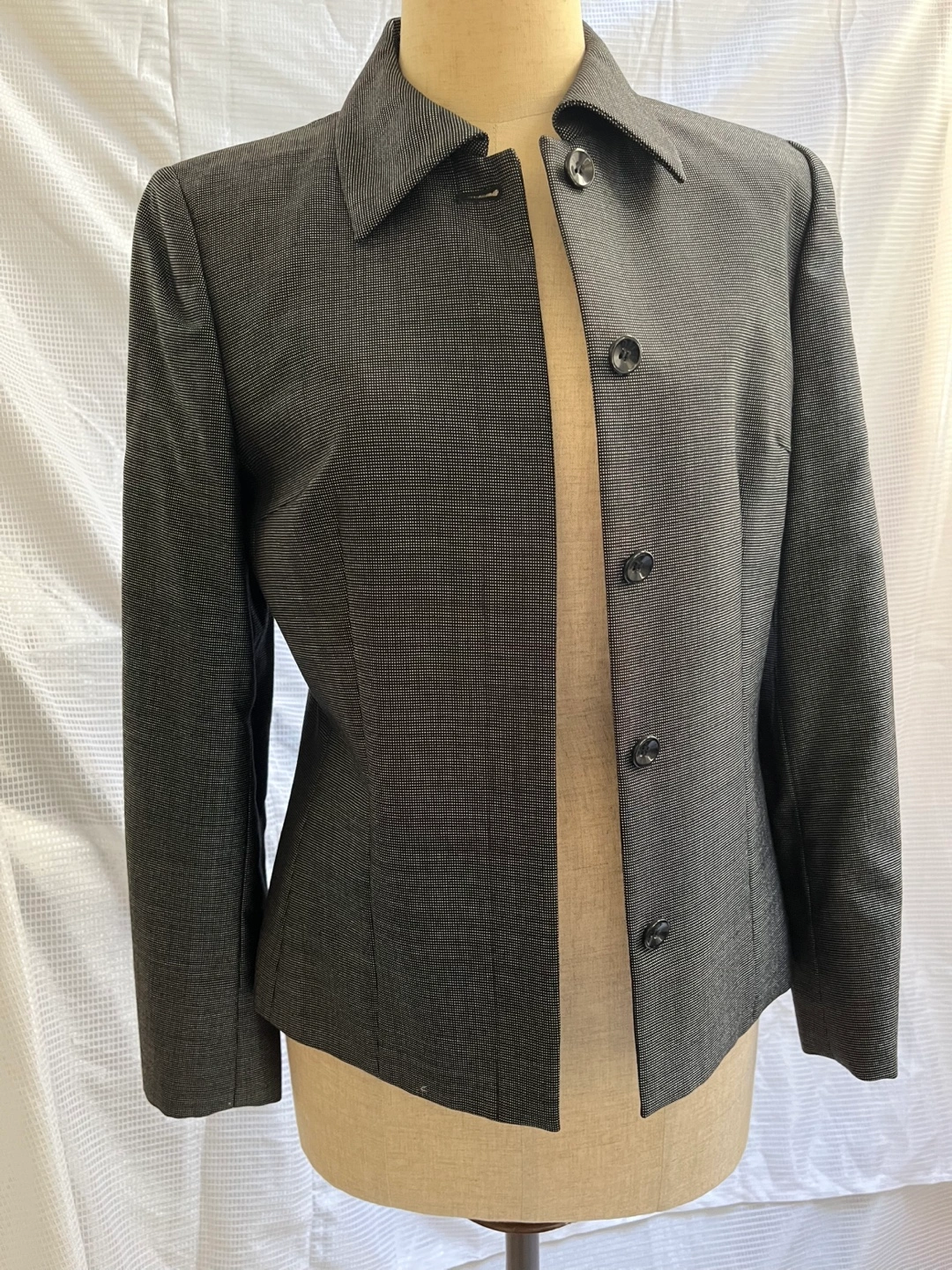 美品 東京スタイル ASCOT ステンカラー ジャケット ウール×絹 チャコールグレー M クリーニング済みの写真4枚目