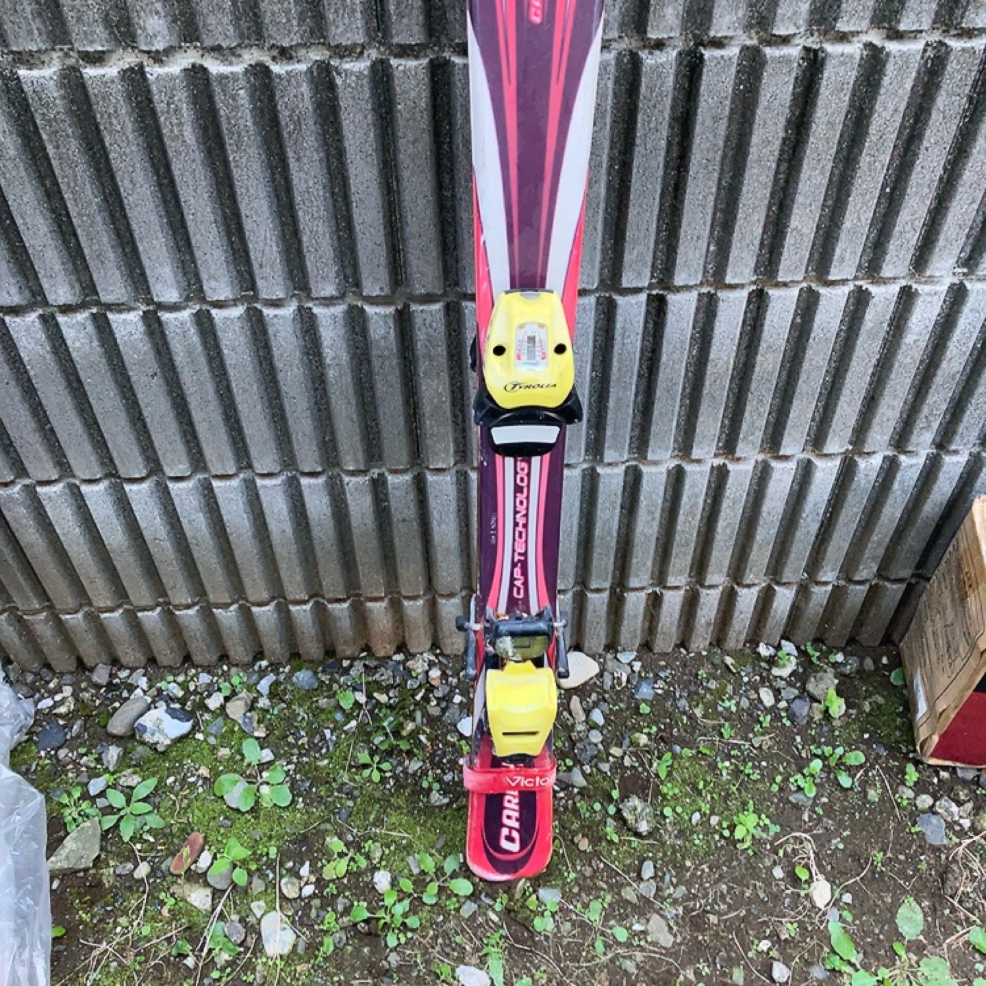 110cm　ROSSIGNOLジュニア　ショートスキー板　中古の写真3枚目
