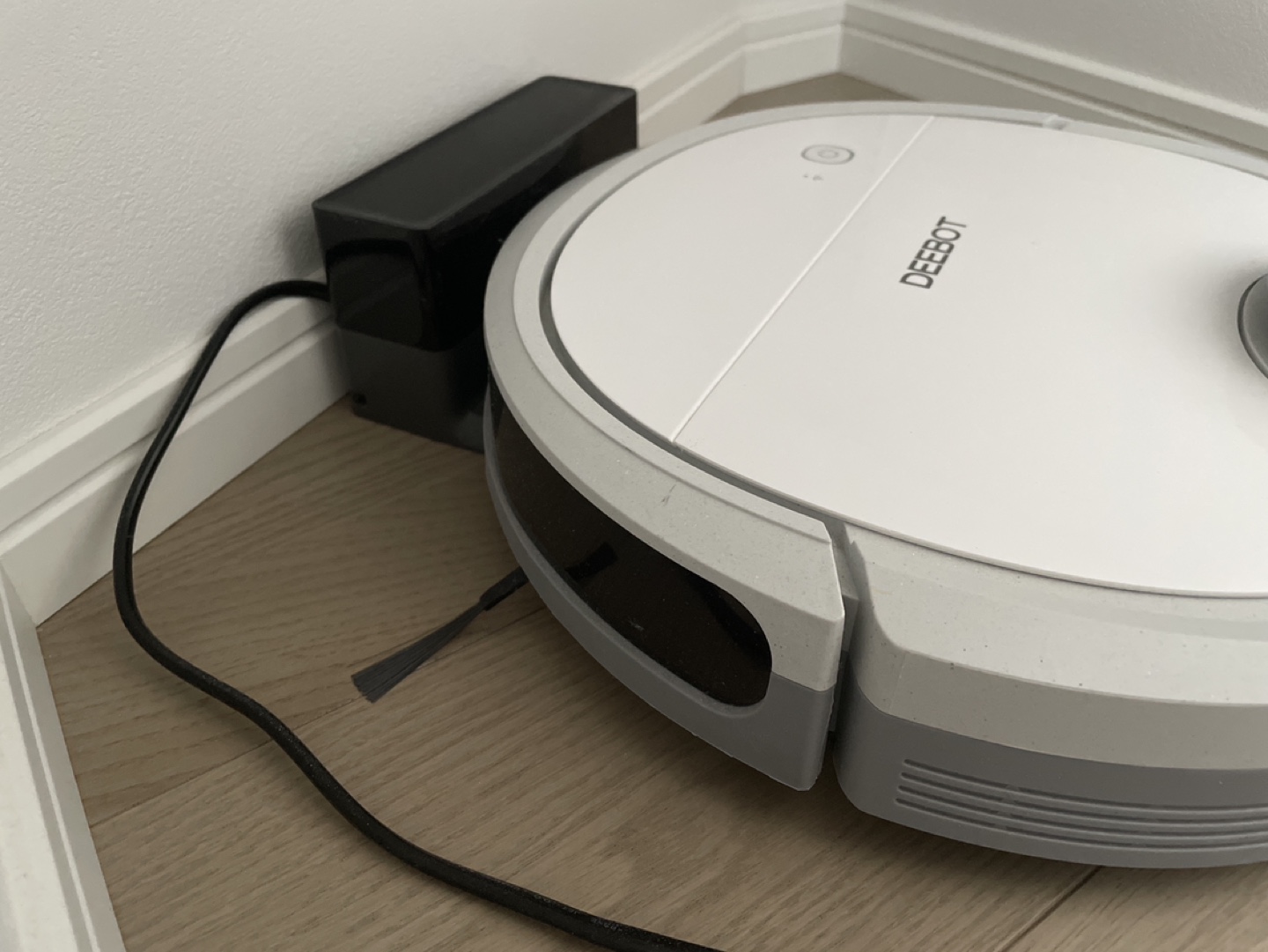 ECOVACS DEEBOT ロボット掃除機の写真2枚目