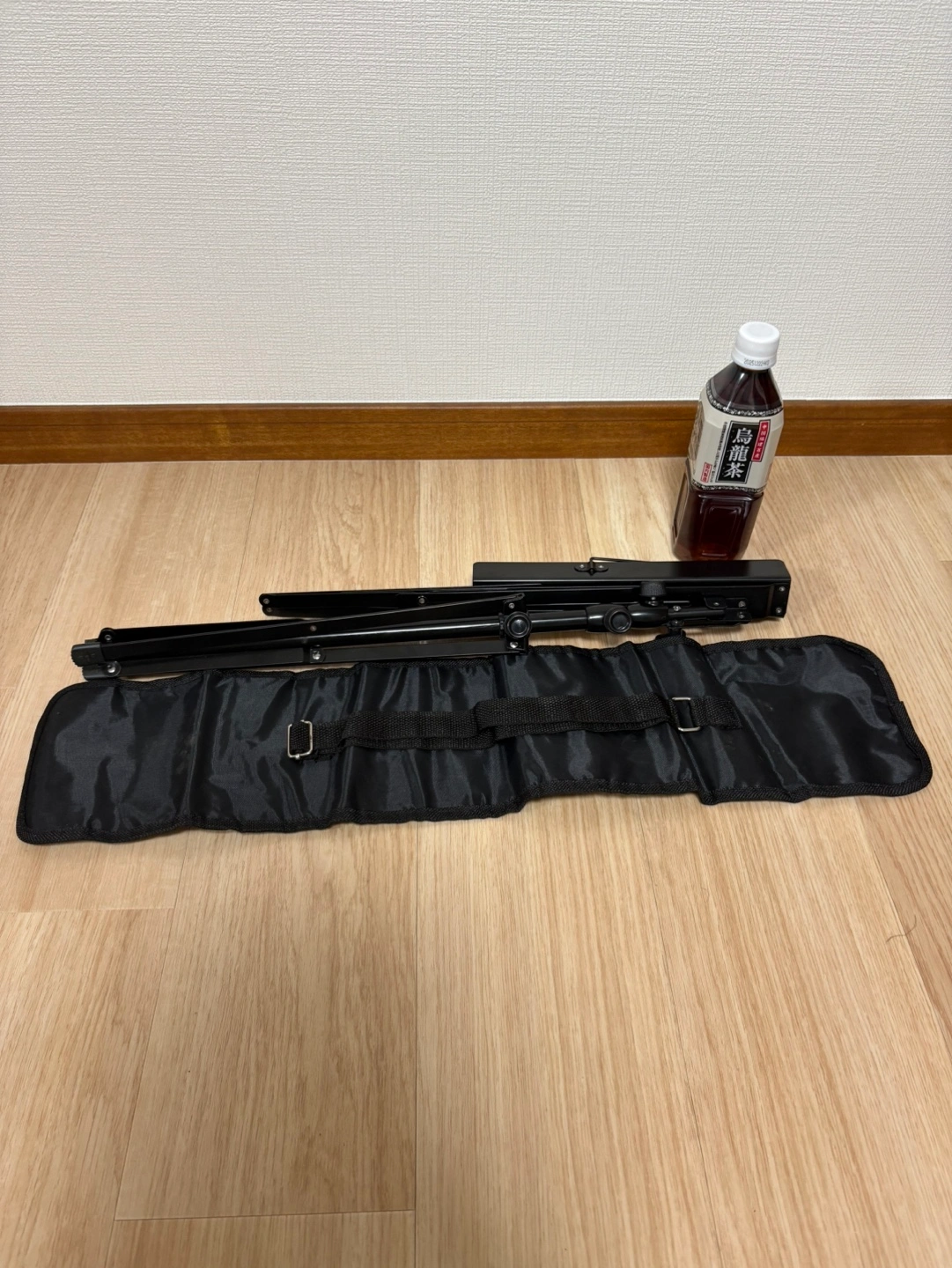 キョーリツ 譜面台 軽量スチール製 折りたたみ式 MS-200J/BK ブラック (ソフトケース付属)の写真4枚目