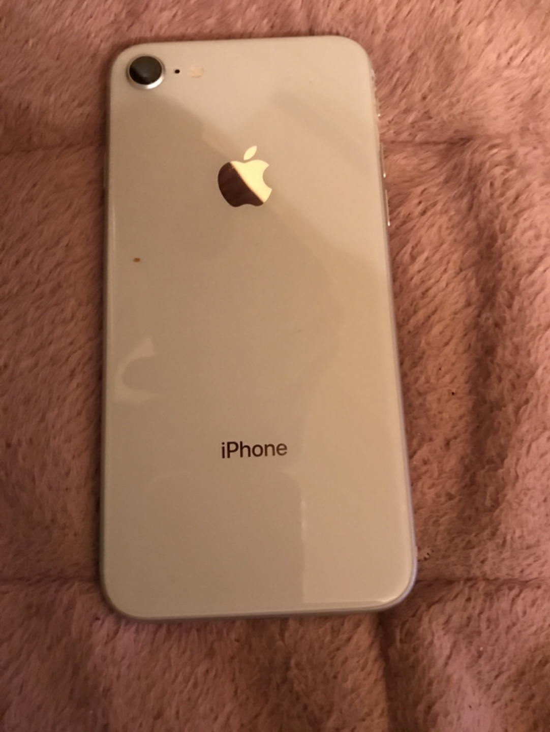 iPhone8ホワイト64gb