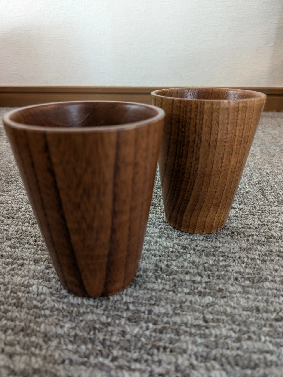 木製・陶器コップ 2客とキリンビールグラス