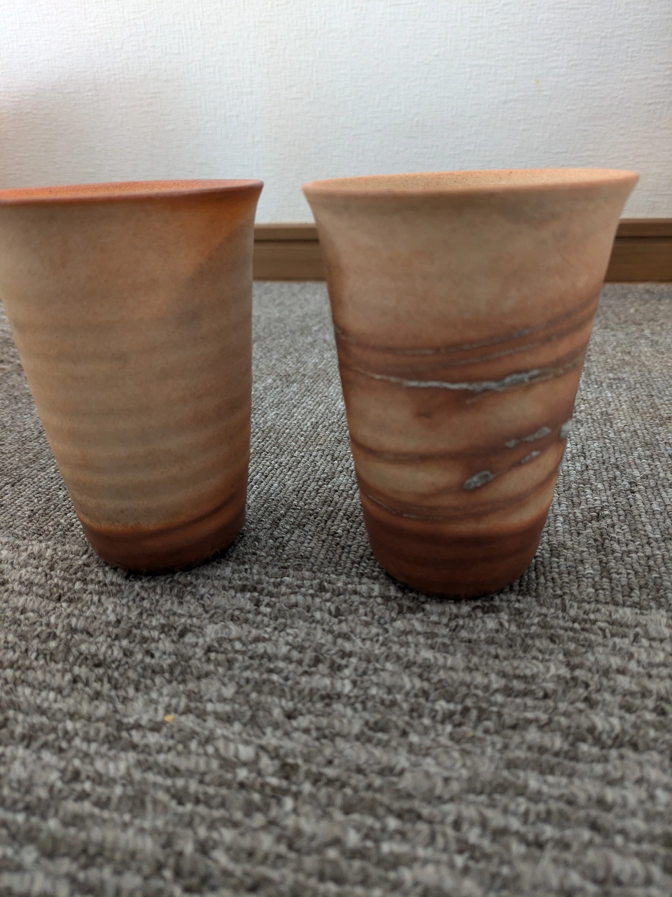 木製・陶器コップ 2客とキリンビールグラスの写真2枚目