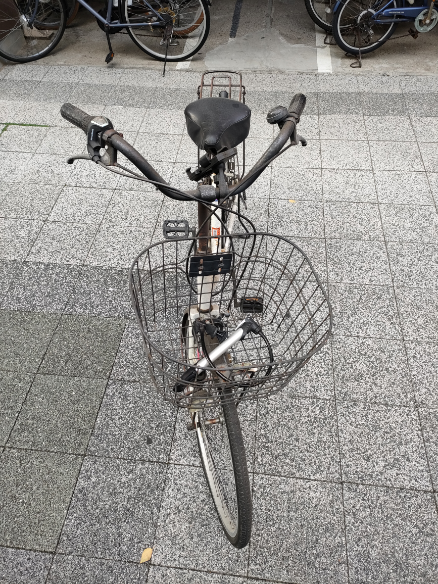 中古自転車　3段変速　ライト付き　ミニ空気入れ付きの写真3枚目