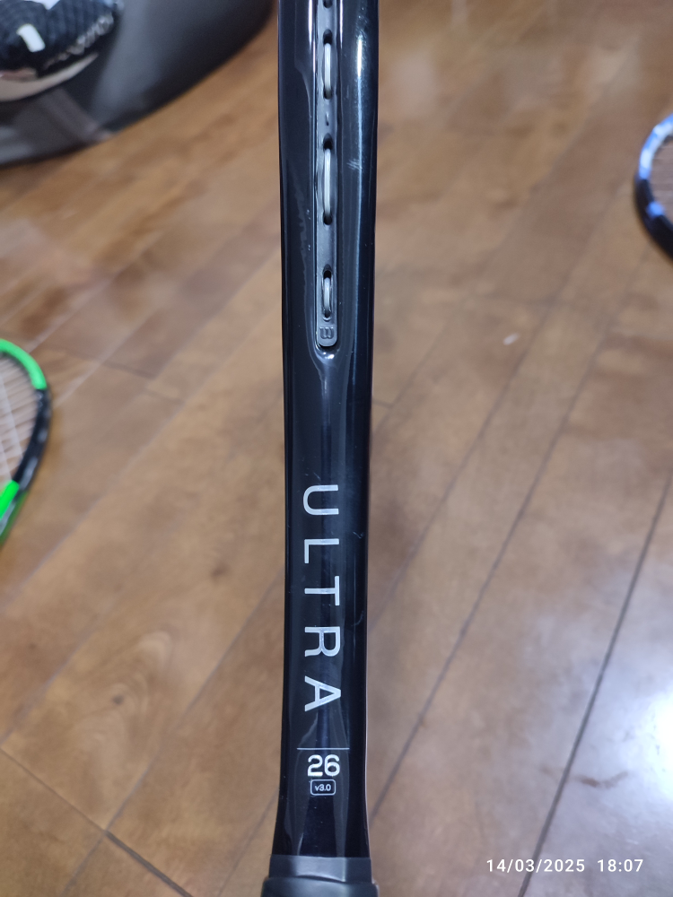 テニスラケット　Wilson Ultta 26の写真2枚目