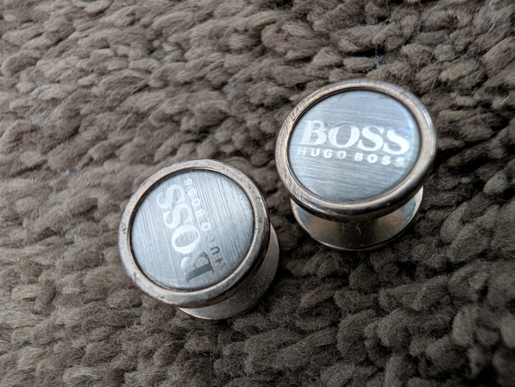 HUGO BOSS カフスボタン