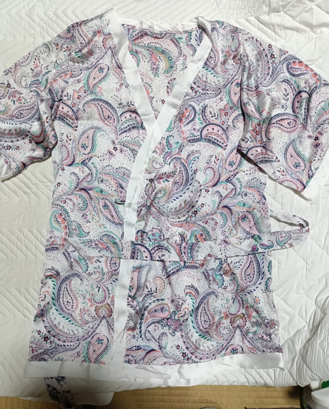 　新品未使用　五分袖ガウンの写真2枚目