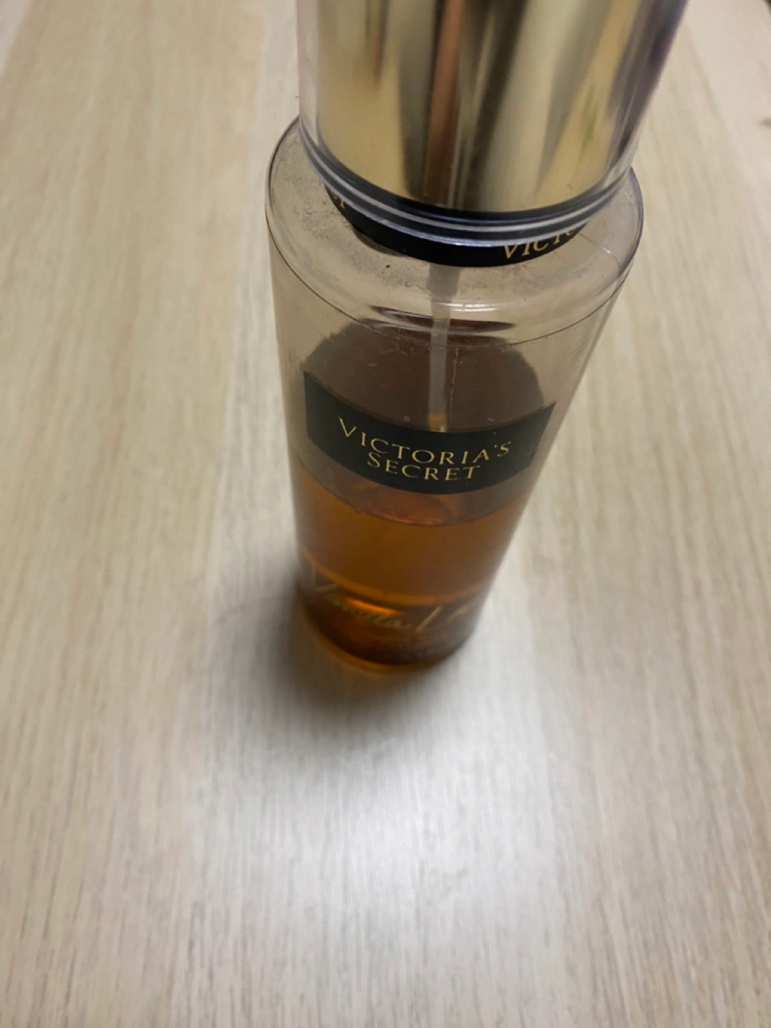 Victoria's Secret バニラレースフレグランスミスト 250mlの写真2枚目