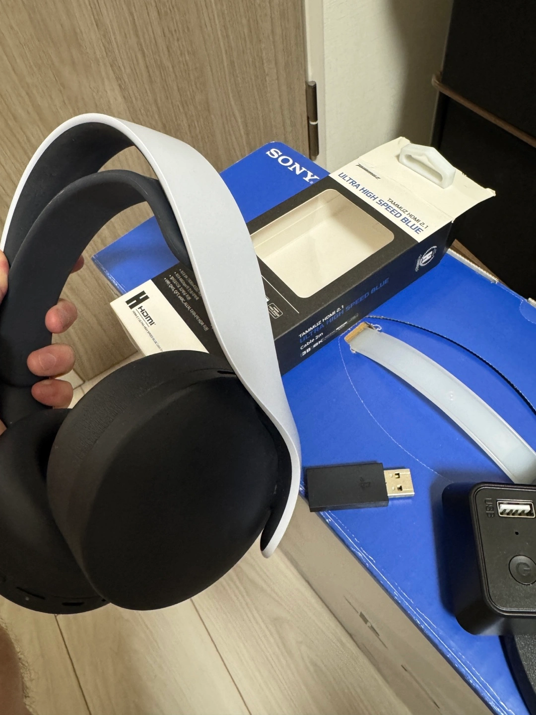 PS5 CFI-1100A + 追加1TB SSD + Sony Pulse 3D Headphone + タイトル4本