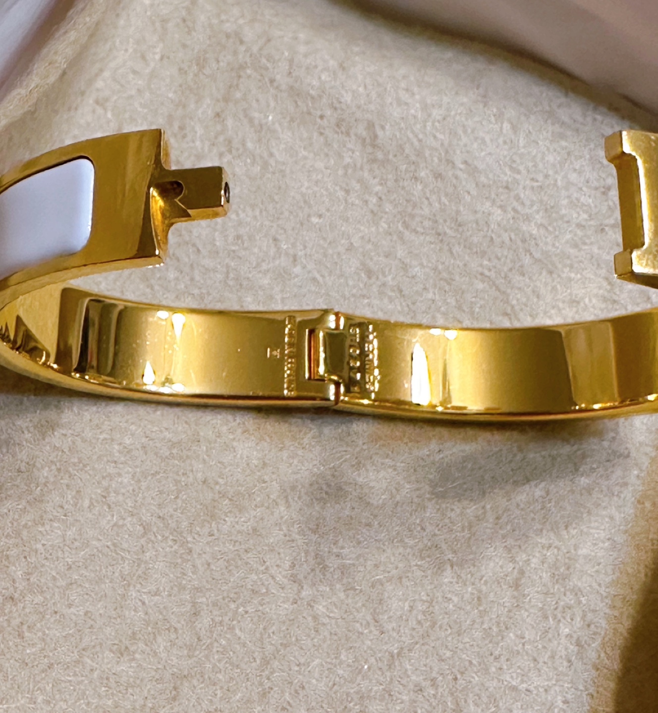 HERMES エナメルブレスレット 《クリックH》の写真2枚目
