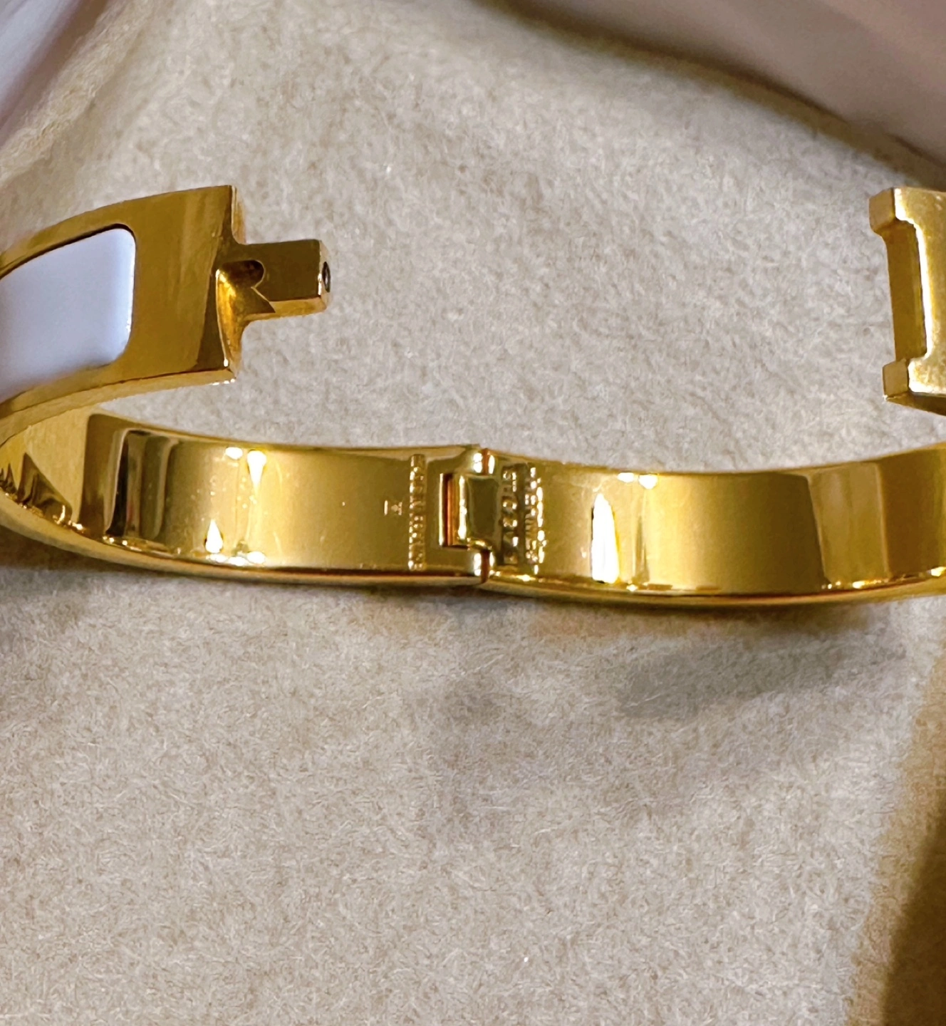HERMES エナメルブレスレット 《クリックH》の写真2枚目
