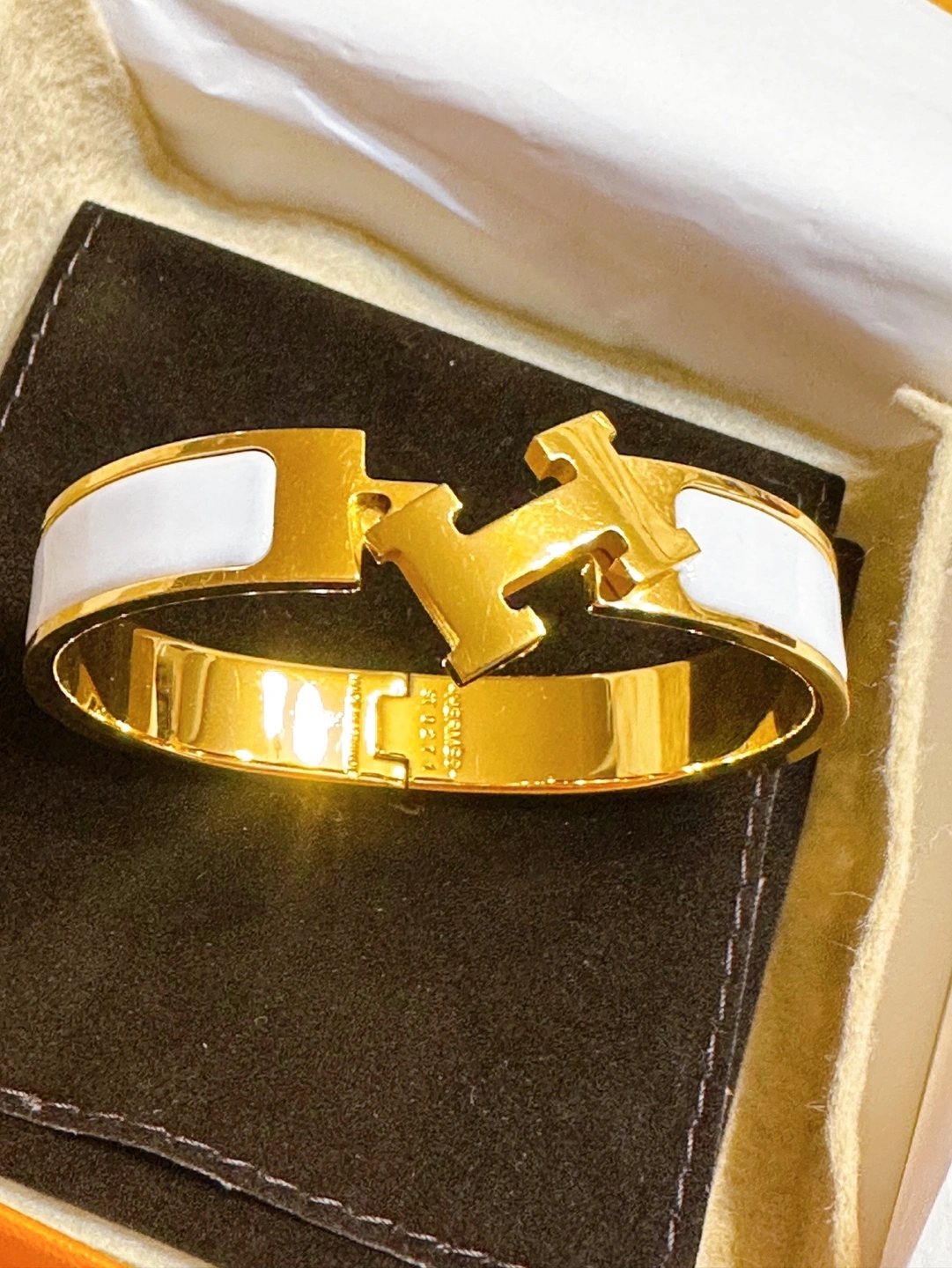 HERMES エナメルブレスレット 《クリックH》の写真3枚目