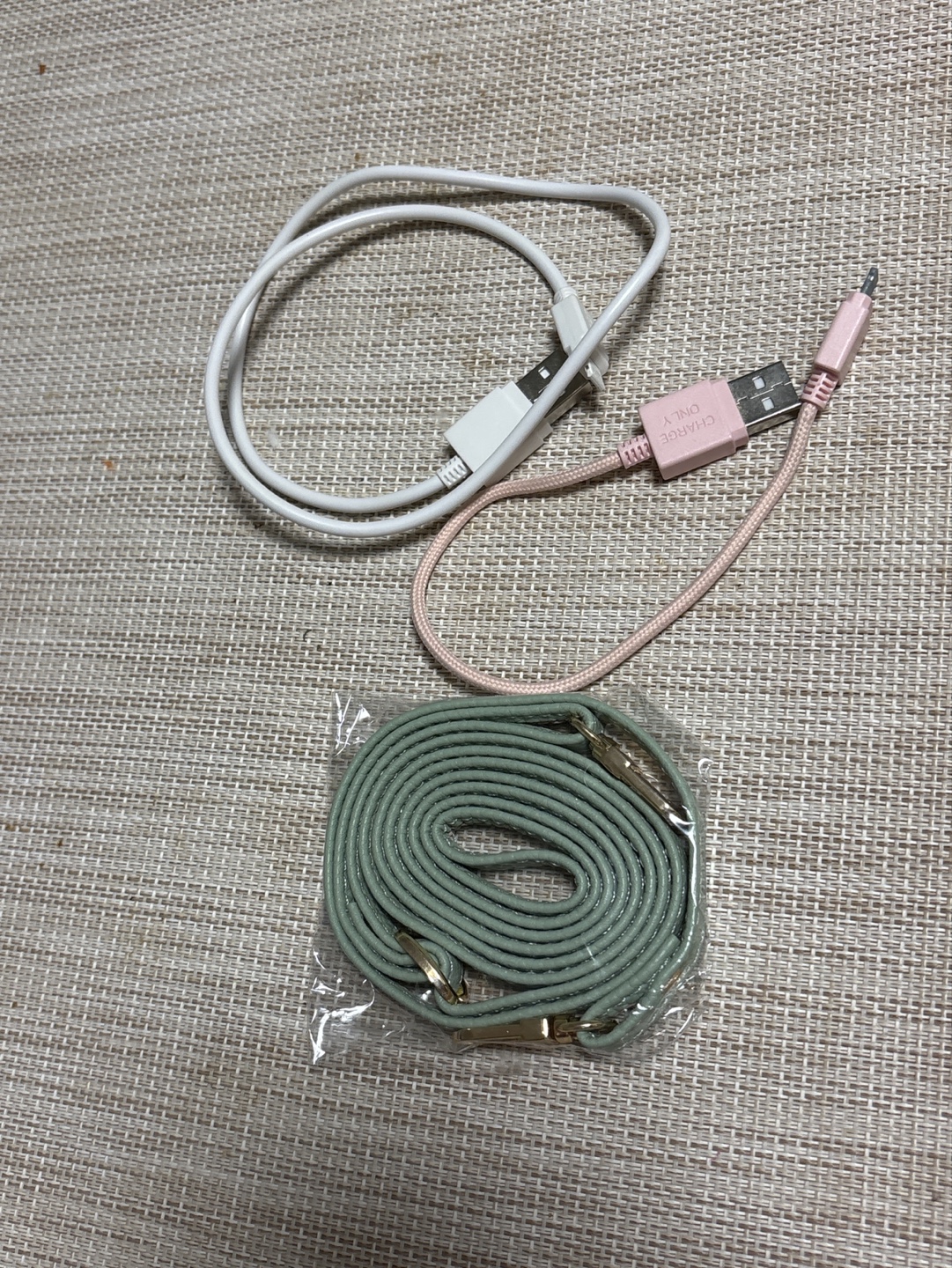 ショルダーストラップ＆USB充電ケーブル2本セット