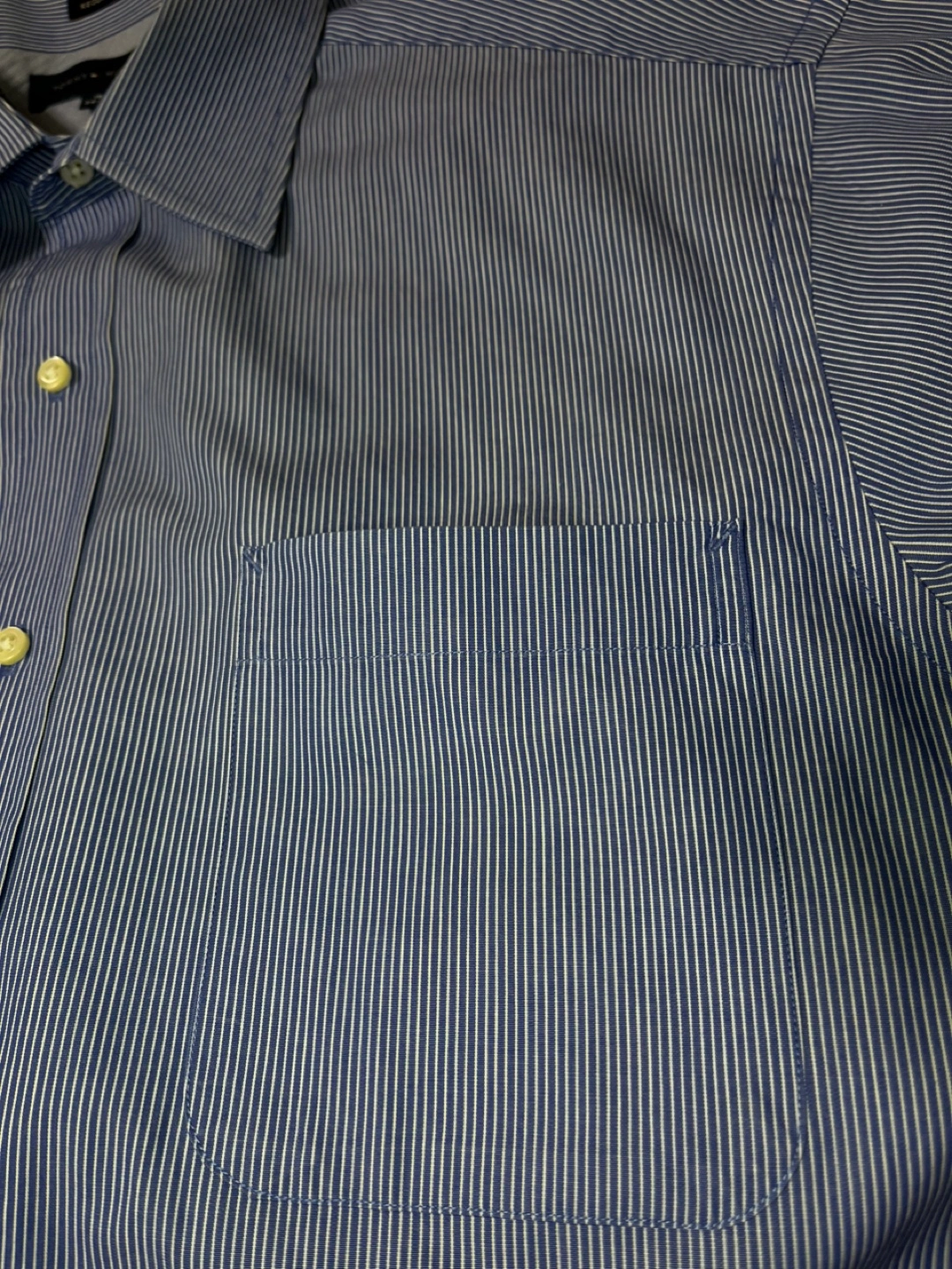 Tommy Hilfigerストライプシャツの写真4枚目