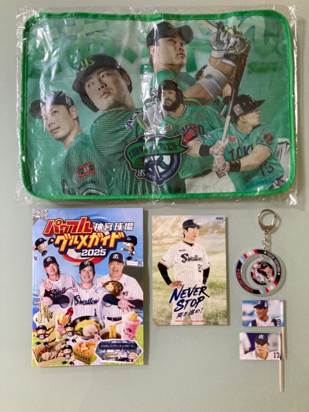 石山泰稚 キーホルダー ヤクルトスワローズ ポーチ 村上宗隆 売り子名鑑 2025