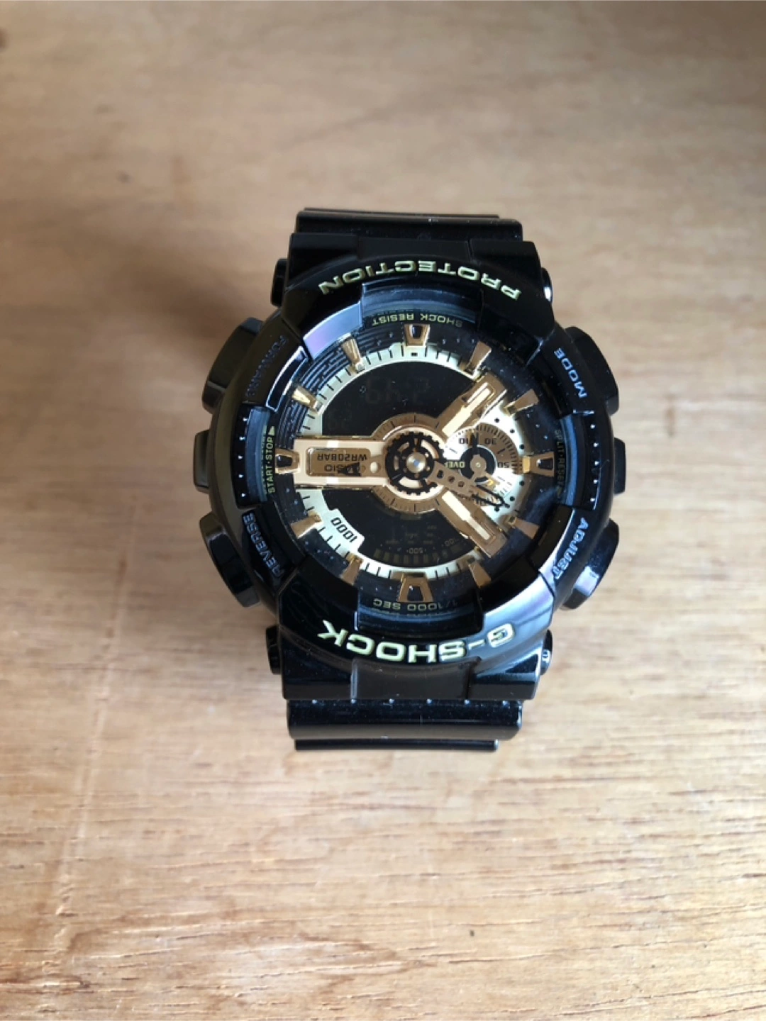 G-SHOCK ブラックxゴールド 腕時計