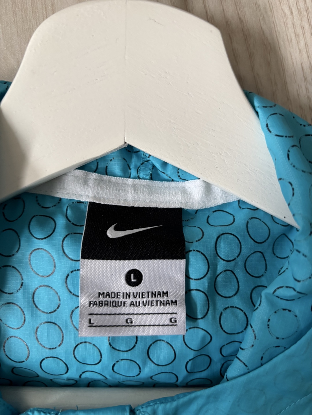 NIKE ウィンドブレーカー キッズorレディースの写真3枚目