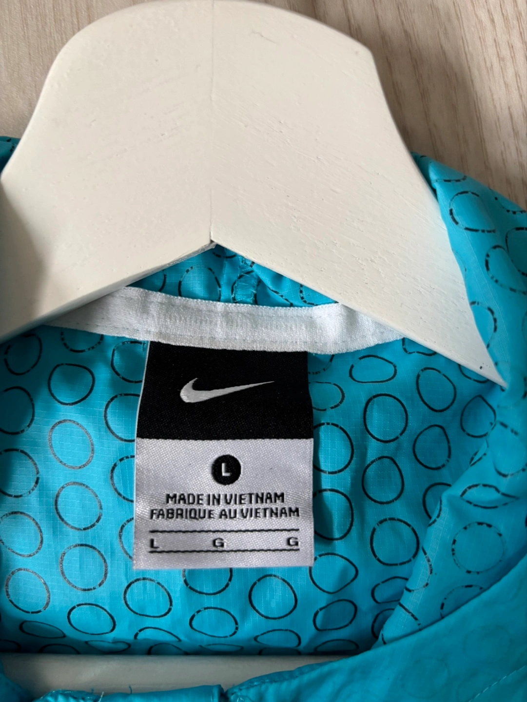 NIKE ウィンドブレーカー キッズorレディースの写真3枚目