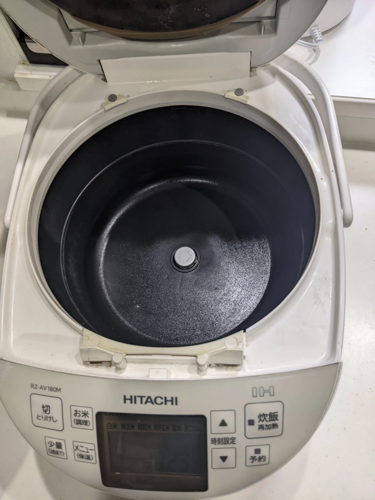 HITACHI IHジャー炊飯器 RZ-AV180M 蒸気カットの写真3枚目