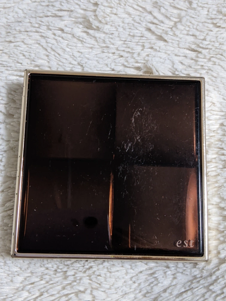 est エモーショナルチークス 05番 チーク デパコス コスメの写真3枚目