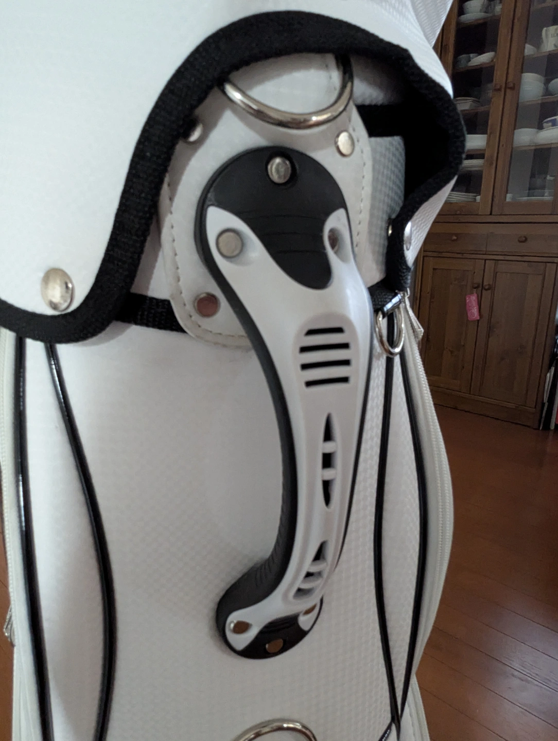 HONMA ゴルフ キャディバッグ 白の写真6枚目