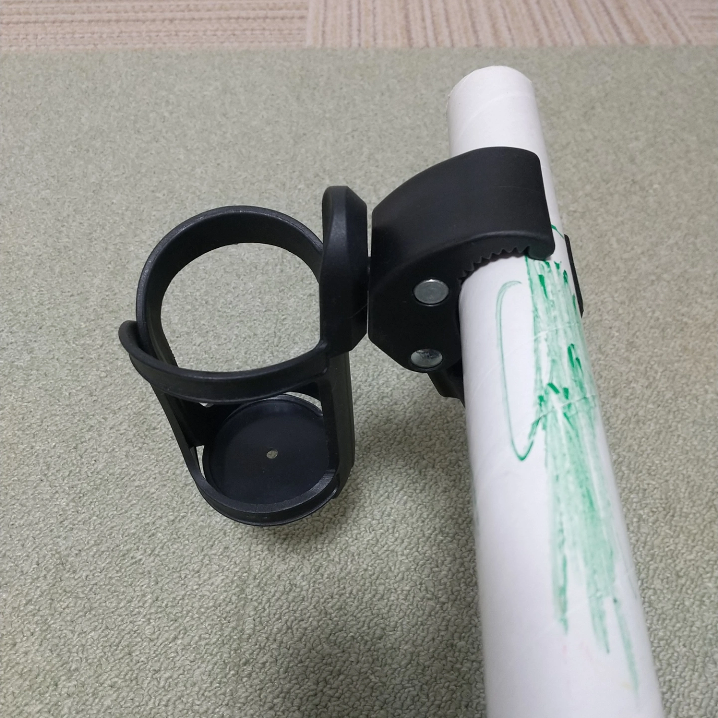 ベビーカー 荷物フック ドリンクホルダーの写真7枚目
