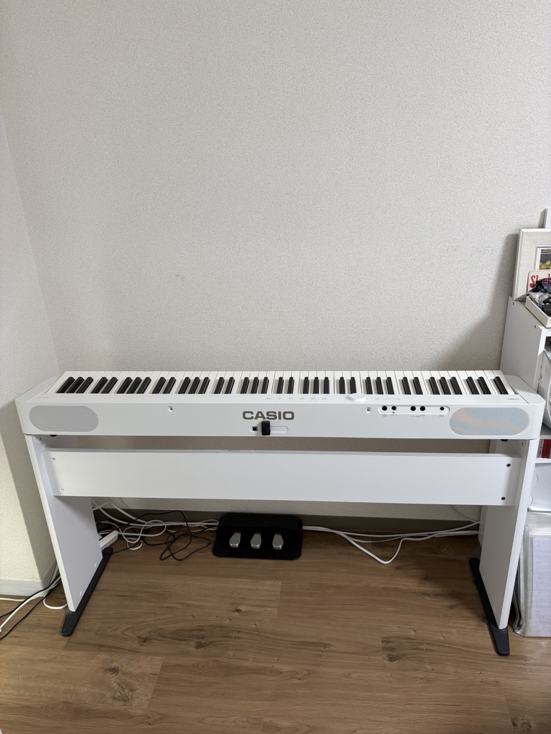 CASIO Privia PX-S1100WE  専用スタンド ・ペダル付きの写真2枚目