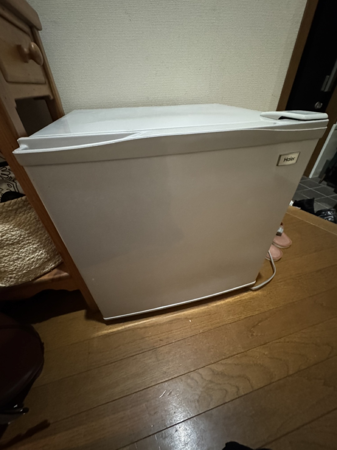 Haier 冷蔵庫 小型 ホワイト