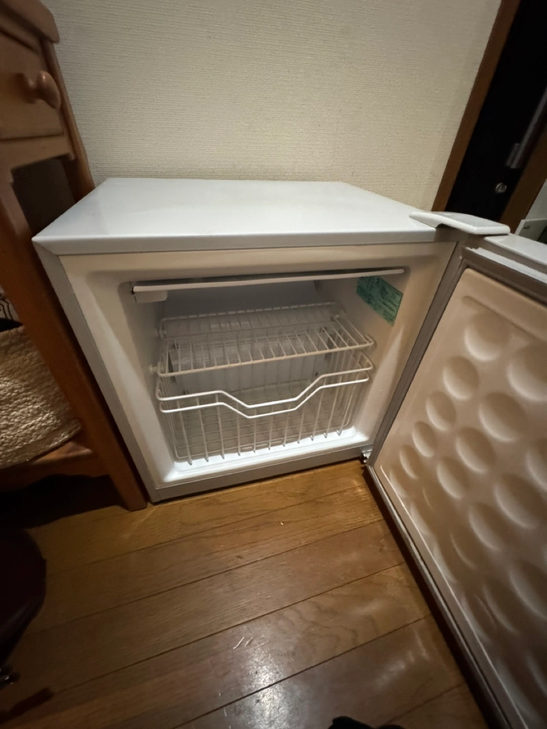 Haier 冷蔵庫 小型 ホワイトの写真2枚目