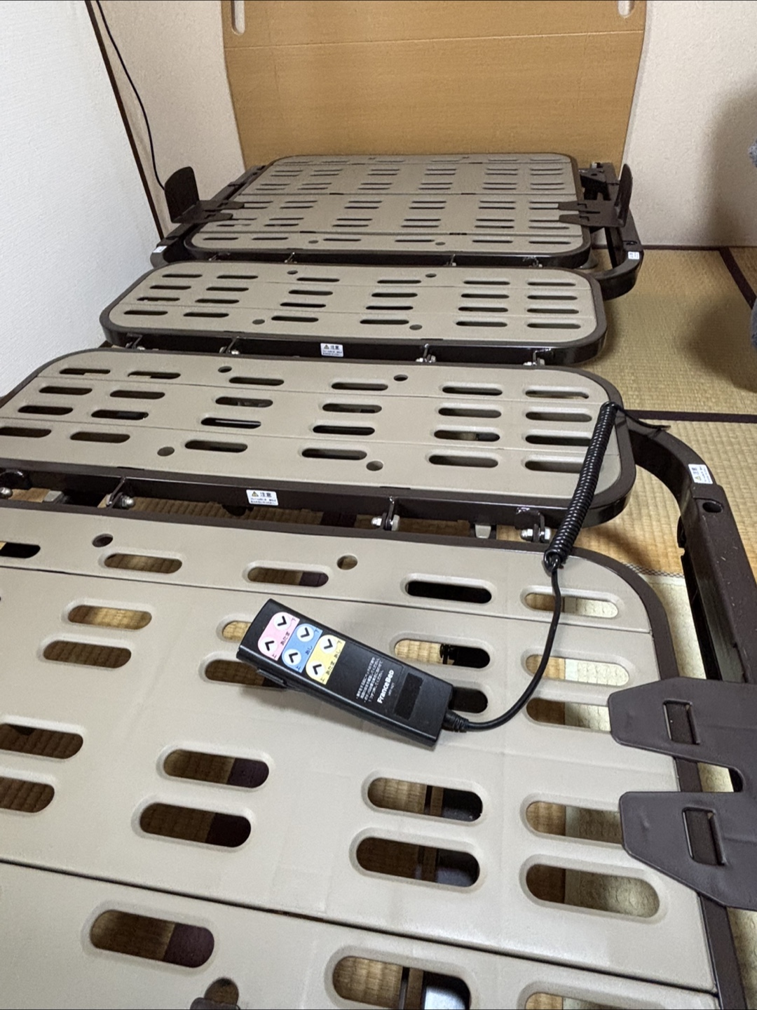 フランスベッド　電動　介護用ベッド フレーム リモコン付きの写真2枚目