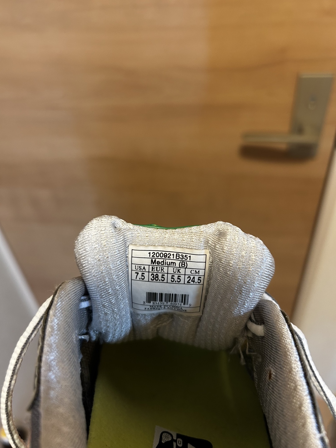 ブルックス ランニングシューズ グレーxグリーンの写真5枚目
