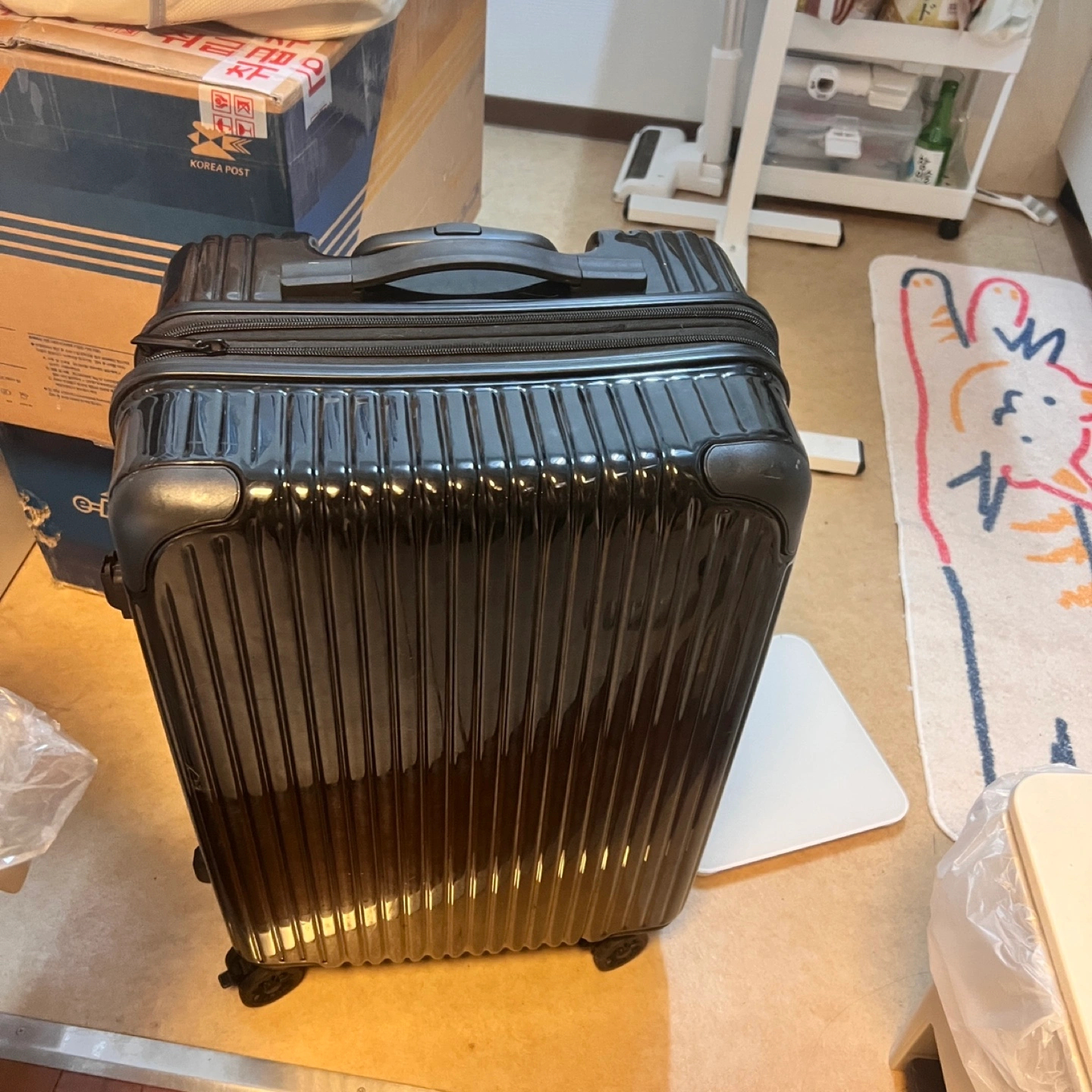スーツケース 黒24インチ