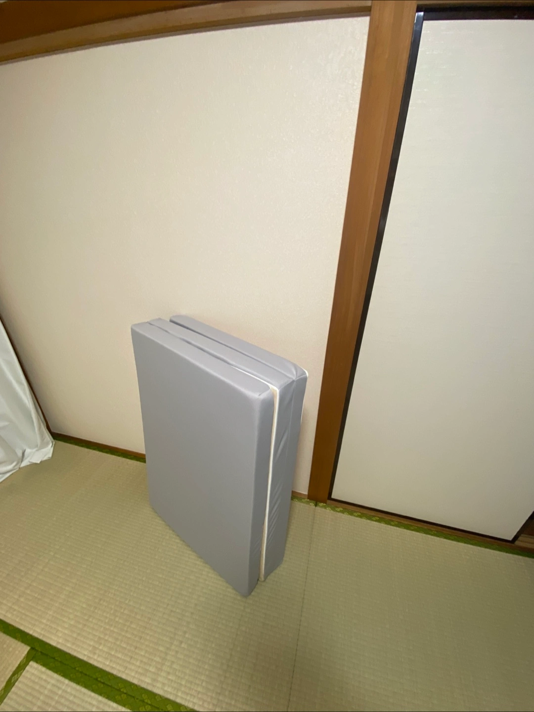 折りたたみマットレス グレーの写真4枚目