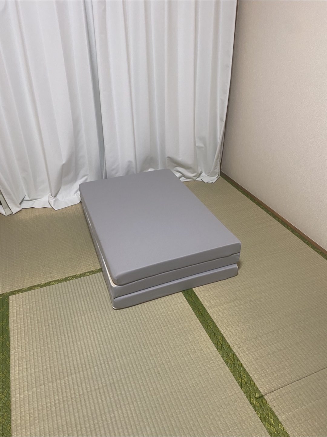 折りたたみマットレス グレー
