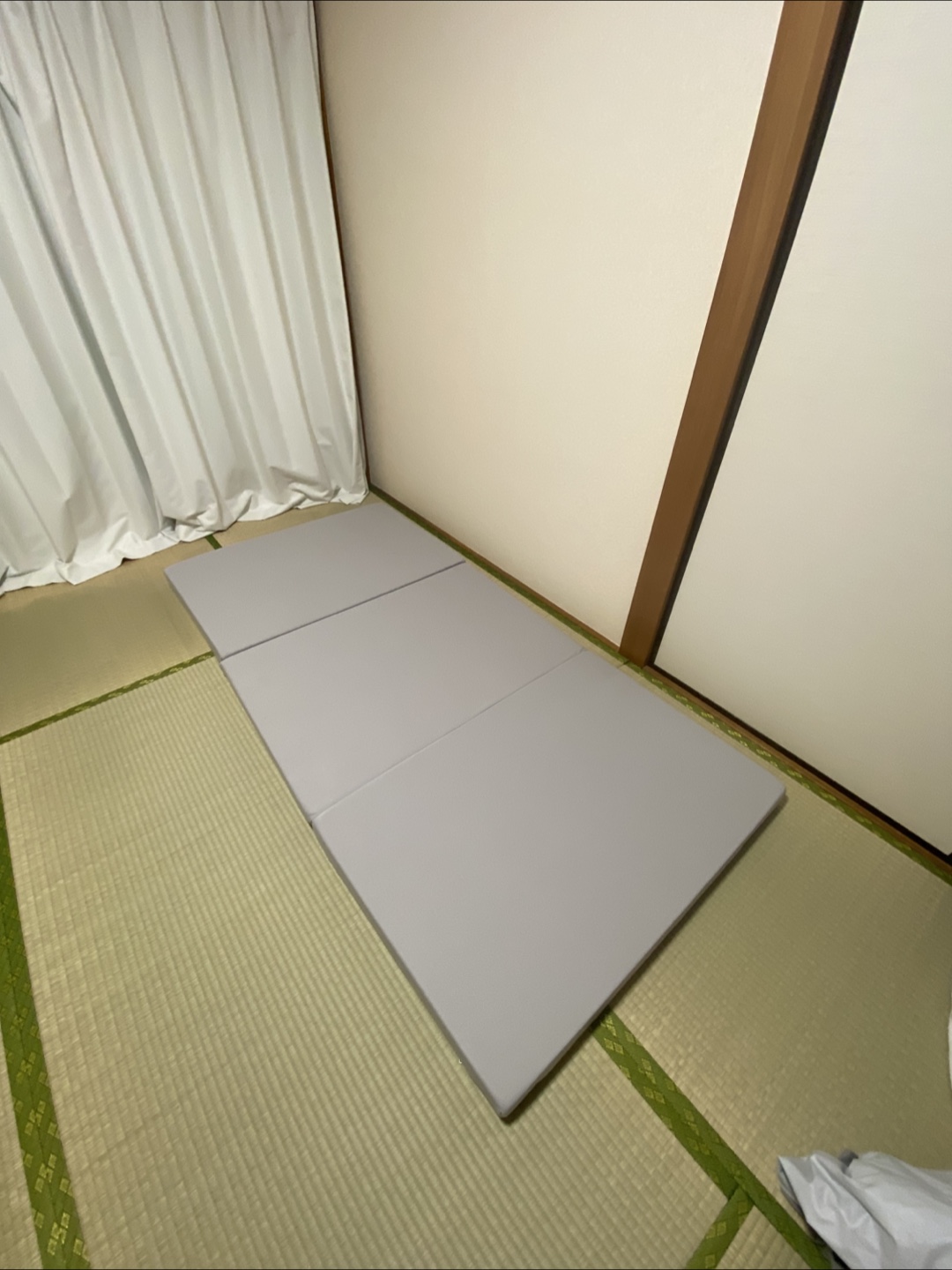 折りたたみマットレス グレーの写真2枚目
